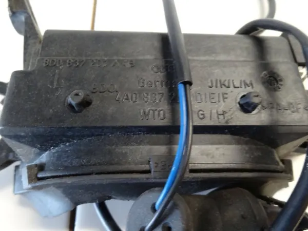Audi A4 B5 Framvänster Dörrhandtag OEM 4A08372D image 4