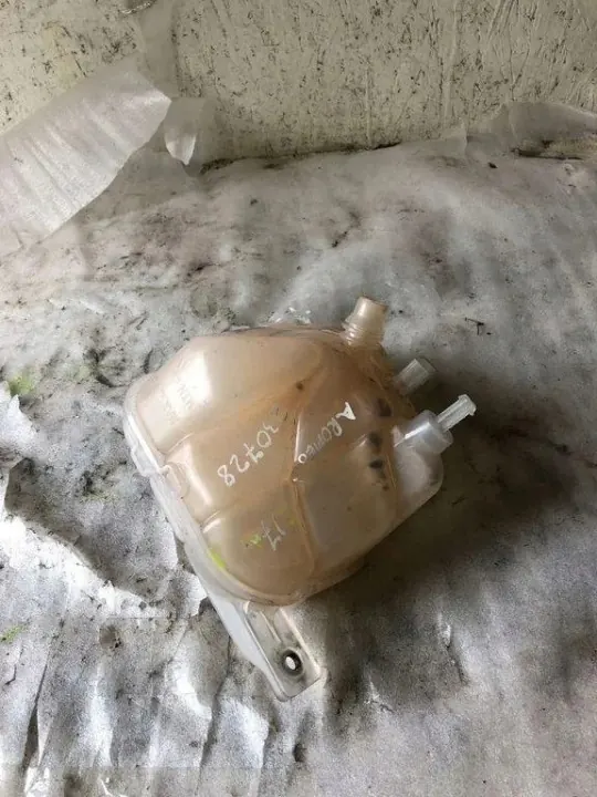 Laajennussäiliö OEM 952019900 Alfa Romeo Giulialle image 2