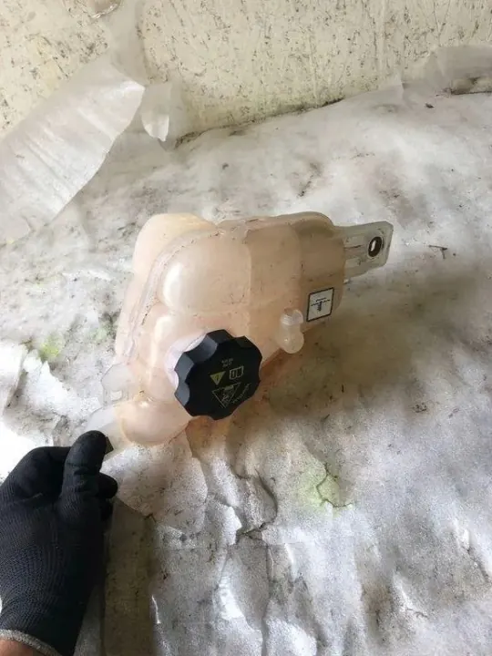 Laajennussäiliö OEM 952019900 Alfa Romeo Giulialle image 3