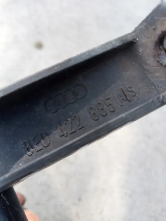 Kylningsslang OEM 8E0422885BD - Begagnad Audi image 5