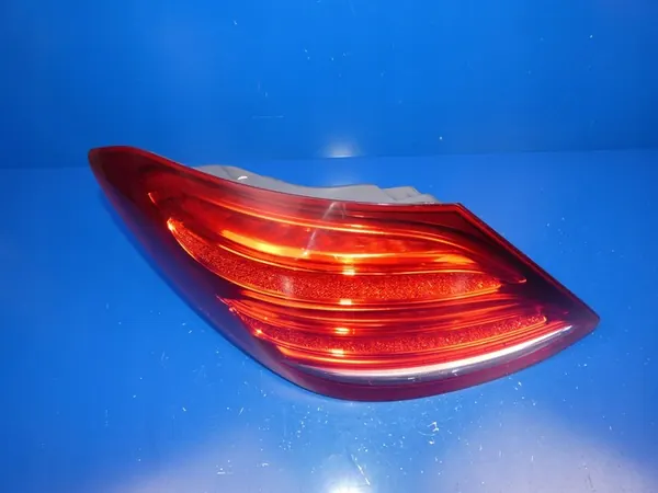 MERCEDES W213 SEDAN LINKER ACHTERLICHT A2139067900 image 2