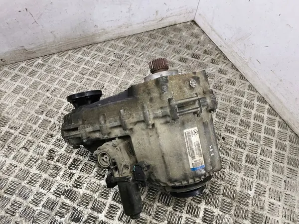 Mercedes-Benz ML W164 2010 Transfer Case / Reducer A1642801100 image 6