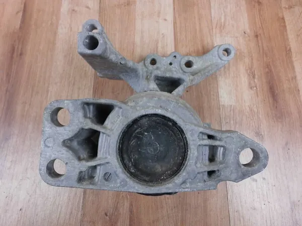 Nissan X-Trail T32 Motorsteun Rechts 112104BB0B image 2