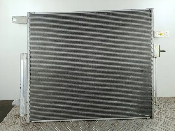 Jeep Grand Wagoneer AC-kondensaattori OEM 68425451AA image 2