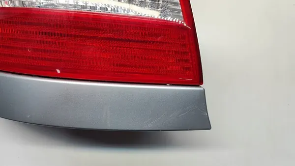 AUDI A4 B5 LIFT SEDÁN LÁMPARA TRASERA IZQUIERDA 8D0945095G image 2