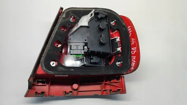 AUDI A4 B5 LIFT SEDÁN LÁMPARA TRASERA IZQUIERDA 8D0945095G image 3