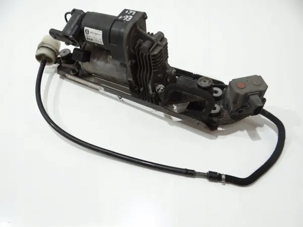 BMW OE 6789937 Fjädringskompressor för E60/E61 image 2