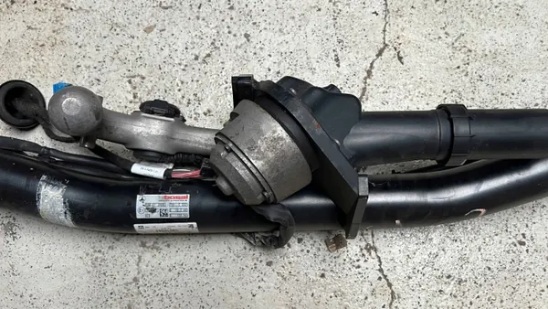 Trekhaak OEM A2533101100 Mercedes GLC image 3