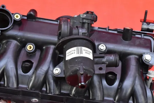 Colector de admisión OEM 55231286 para Opel Corsa E image 6