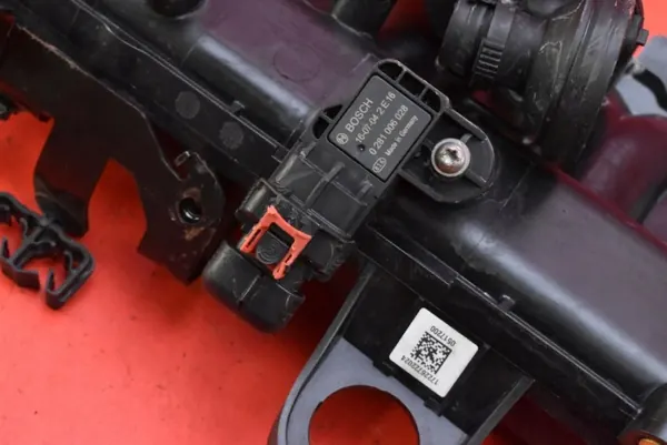 Colector de admisión OEM 55231286 para Opel Corsa E image 8