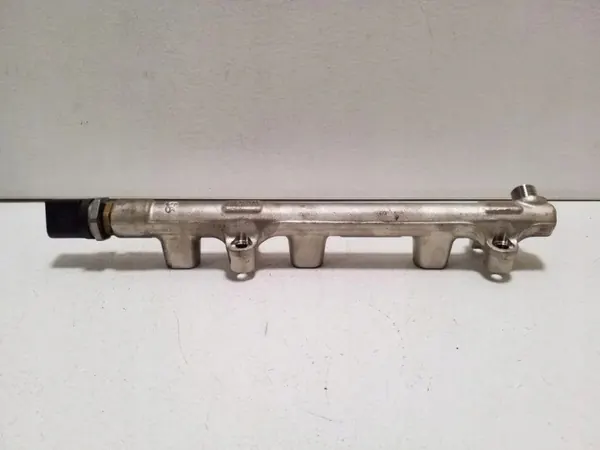 Injectorrail OEM 05C133320A voor Audi A3 8Y 1.0 TSI image 6