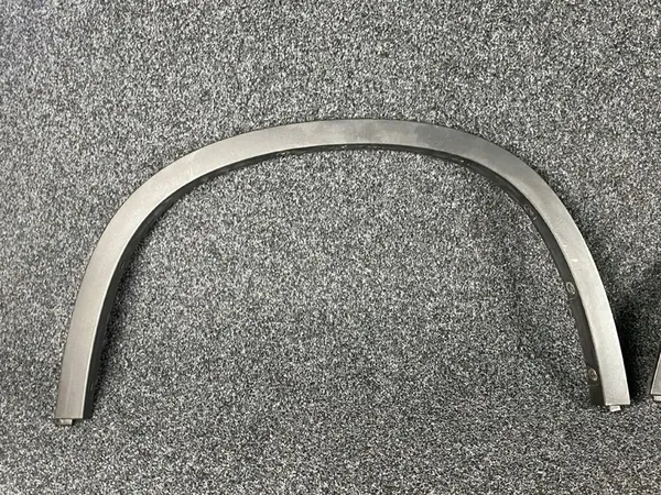 BMW X1 E84 Vasemman Etu- ja Takalokasuojan Lista 51772990165 image 3