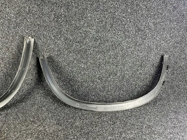 BMW X1 E84 Vasemman Etu- ja Takalokasuojan Lista 51772990165 image 5