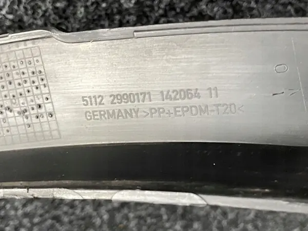 BMW X1 E84 Vasemman Etu- ja Takalokasuojan Lista 51772990165 image 8