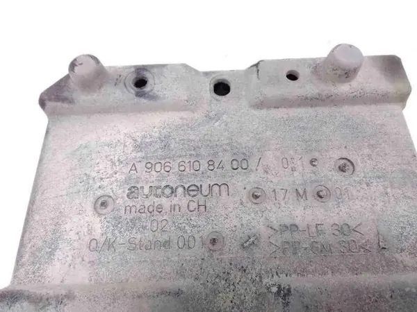Support de batterie Mercedes-Benz Sprinter OEM A9066108400 image 6