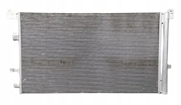 OEM 921004663R Ilmastointikondensaattori Renault Master IV image 2