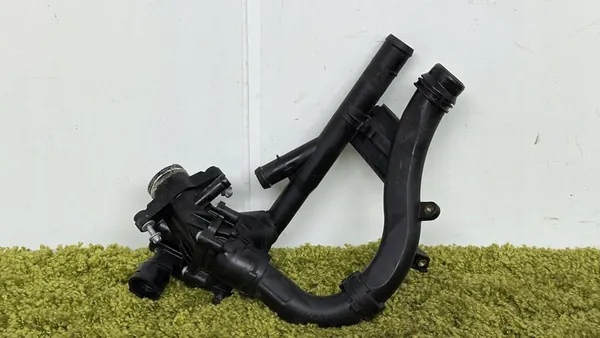 Thermostaat Water Slang Connector 2.0 W205 W213 W222 SLK R172 GLC X253 A2742000215 image 2