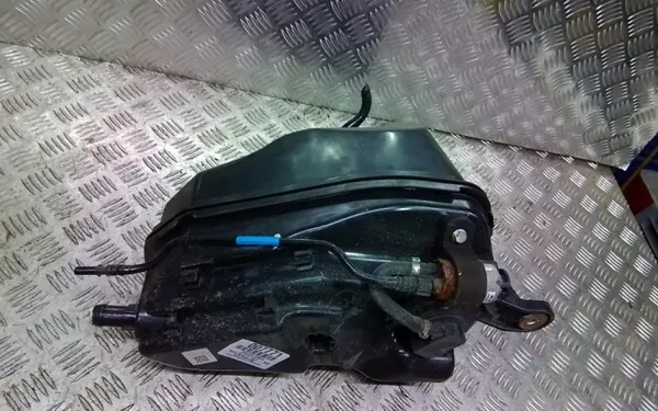 BMW AdBlue-säiliö OEM 7381415 5-sarja G30/G31 image 2