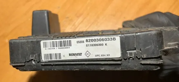 BSM UPC BSI Säkringslåda Renault Scenic II image 4