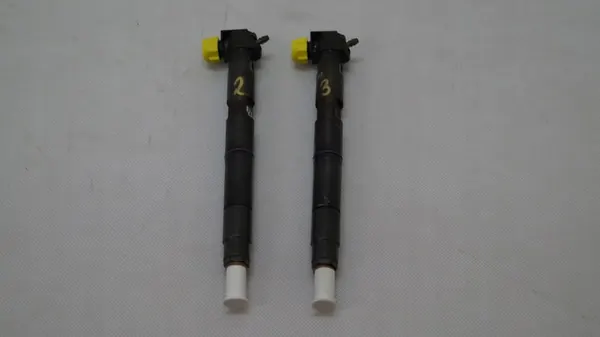 VENGA i20 ix20 i30 CEED 1.4 CRDI Inyector 33800-2A760 image 4