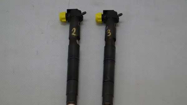 VENGA i20 ix20 i30 CEED 1.4 CRDI Inyector 33800-2A760 image 5