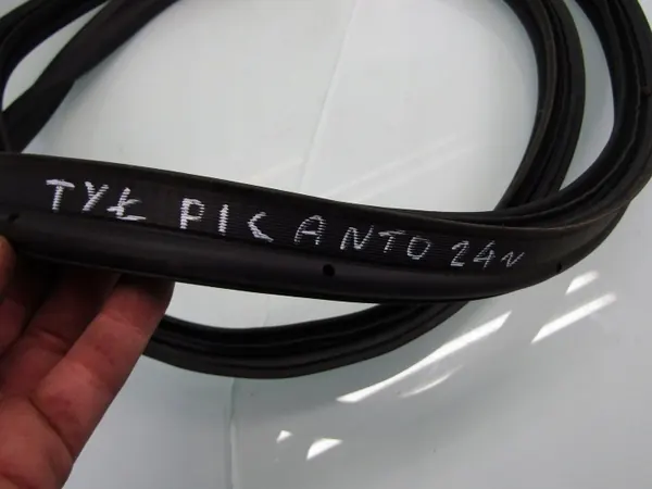 Junta OEM PICANTO III 24R Maletero - Kia OE Usado image 3