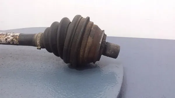 VW Transporter T4 2.5 TDI Höger Framaxel 701407271M image 2