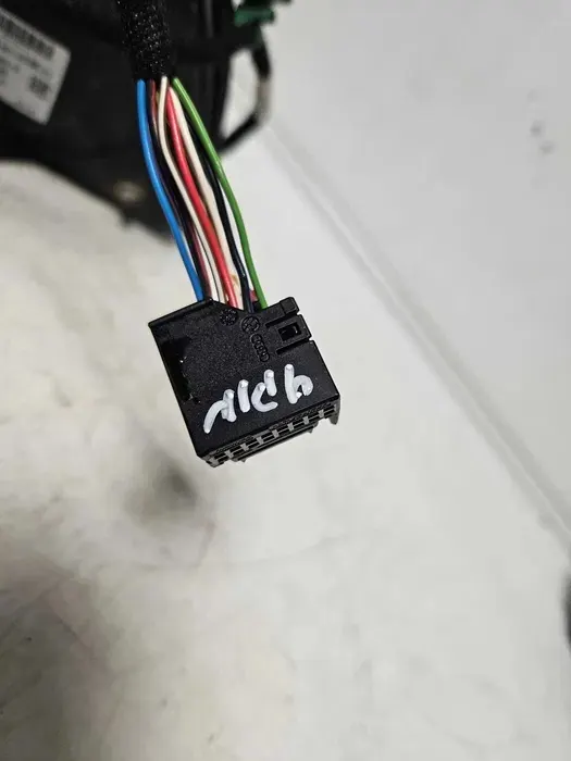 VW GOLF VI HATCHBACK VASEN PEILI LA7W 9 PIN image 6