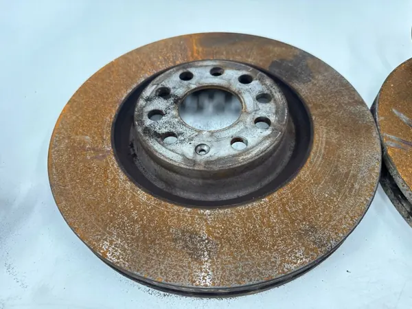 Jeu de disques et étriers avant OEM LAA18748 image 9