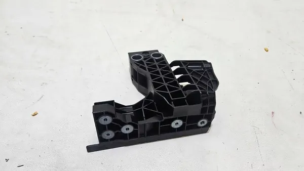 Fram Höger Stötdämpare Fäste Mercedes C-Klass A206 image 3