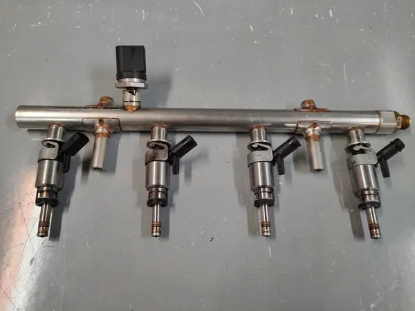 Injecteur SEAT LEON III 5F CUPRA 2.0 TSI 300PS OEM image 4