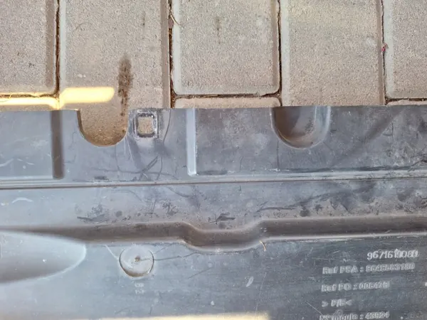 OEM 9671619080 S-P Cache Traverse Bas Pare-choc Avant image 4