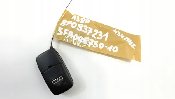 Audi A3 8P Avaimenperä OEM 8P0837231 - Käytetty image 3