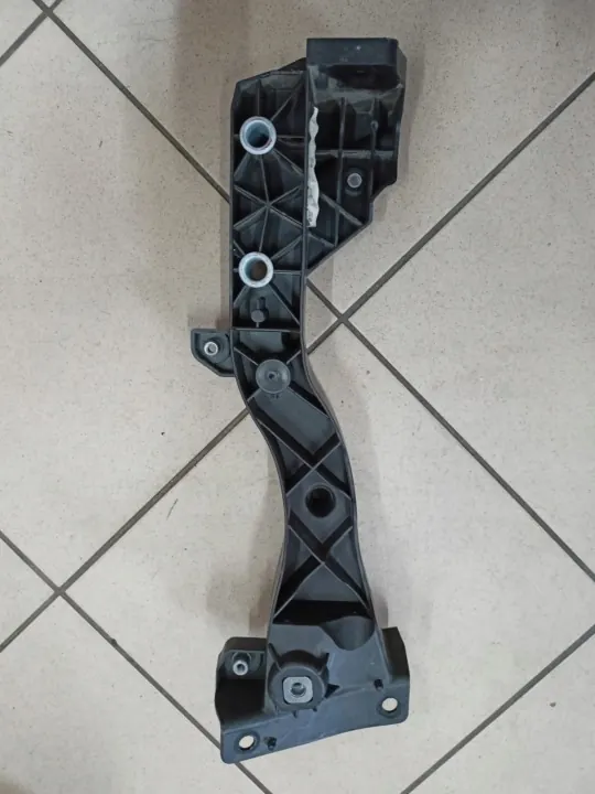 Frontgurt-Verstärkung Kunststoff rechts OEM 68617362AA image 2