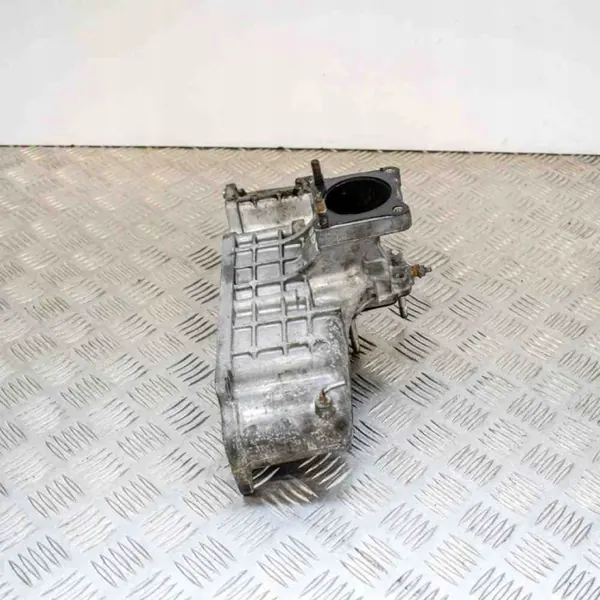 Colector de admisión Toyota OE OEM 171110R011 - 2.2L image 3