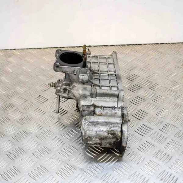 Colector de admisión Toyota OE OEM 171110R011 - 2.2L image 4