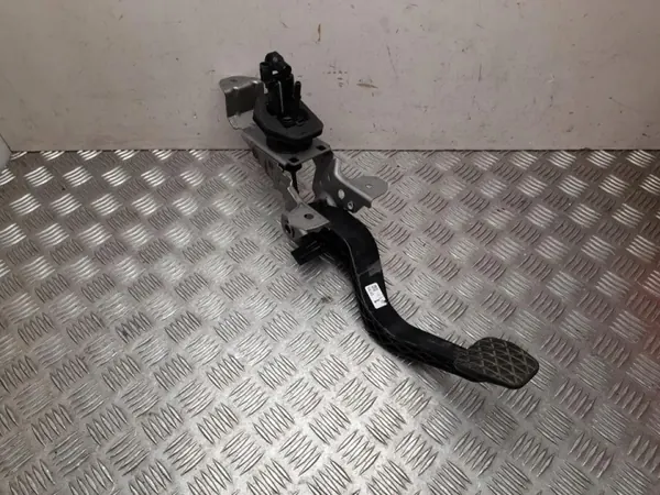 Pédale d'embrayage Mazda CX-30 2022 OEM DFR5 image 2