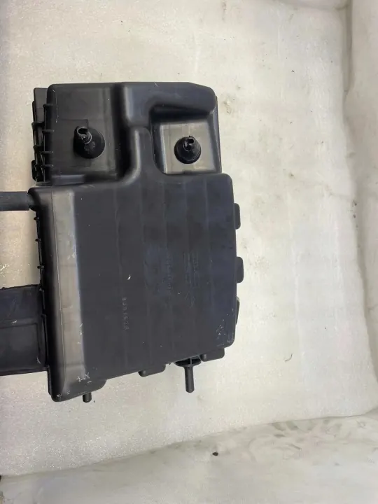 Boîtier Filtre à Air OEM 165008632R pour Renault Master image 9