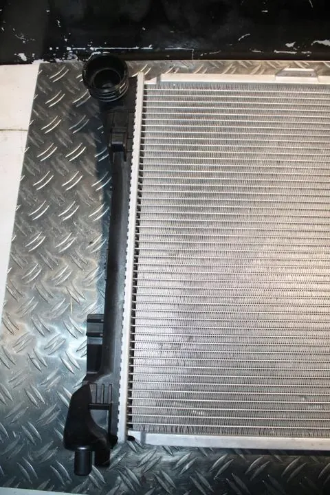 Mercedes-Benz E W212 Radiateur image 3