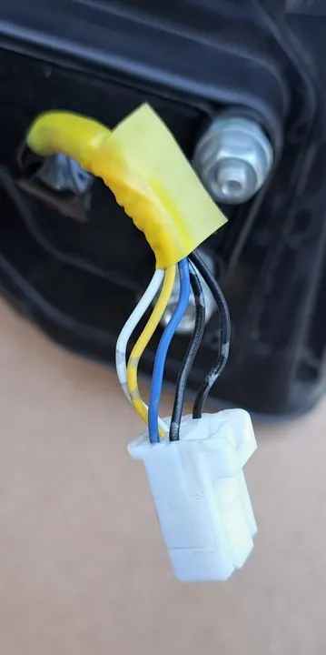 Mitsubishi Lancer VIII Oikea Peili 5 PIN P26 Eurooppa image 3