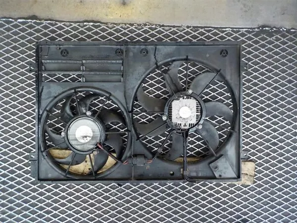 Módulo do Ventilador do Radiador Volkswagen Passat B6 2.0 TDI 1K0121207AT image 2