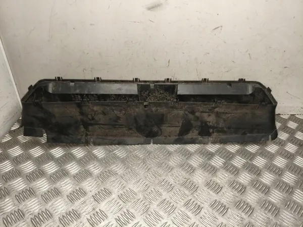 Rejilla radiador Ford Explorer 2020 OEM LB5B8314A image 4