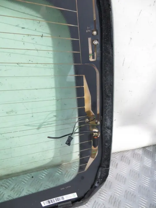 Luna trasera Mercedes W205 OEM 205/080 Usada image 5