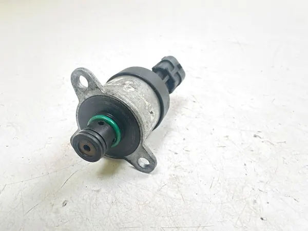 Régulateur de pression de carburant Ford Focus 2009 image 2