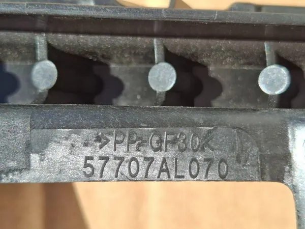 SUBARU LEGACY 2014-2018 Support de Pare-chocs Gauche 57707AL070 image 2