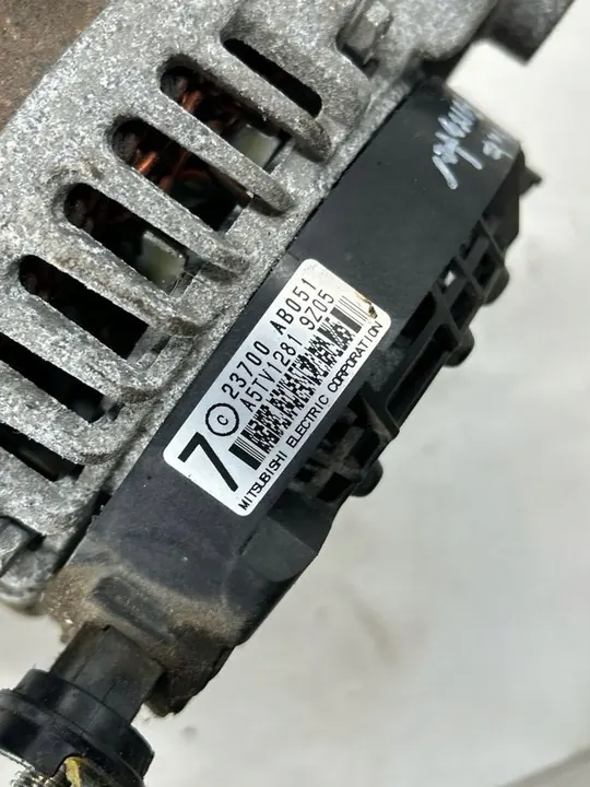 Vaihtovirtageneraattori SUBARU OUTBACK 2.5L bensiini 2021 OEM 23700AB051 image 7