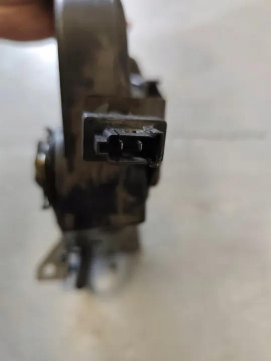 Mercedes-Benz Viano kaasupoljin kiinnike OEM A6392902401 image 6