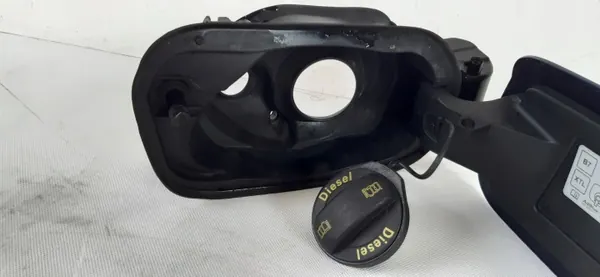 Audi Q8 Bränsleklaff OEM 4M8.809.906 - Begagnad image 4