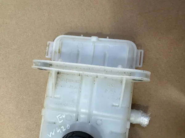 Bremsflüssigkeitsbehälter OEM A4204300200 Mercedes Citan image 6