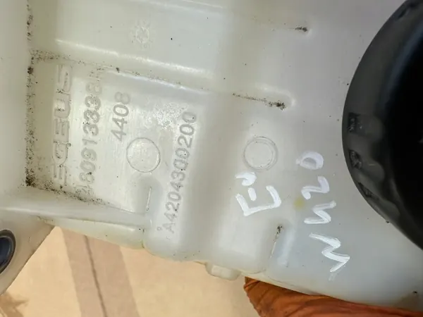 Bremsflüssigkeitsbehälter OEM A4204300200 Mercedes Citan image 7